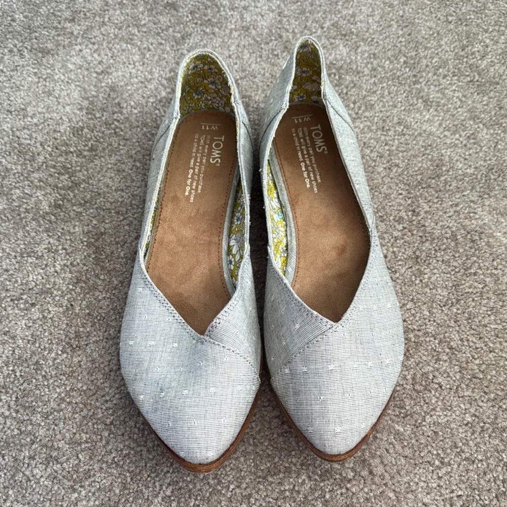 Toms Gray Flats with Textured Fabric